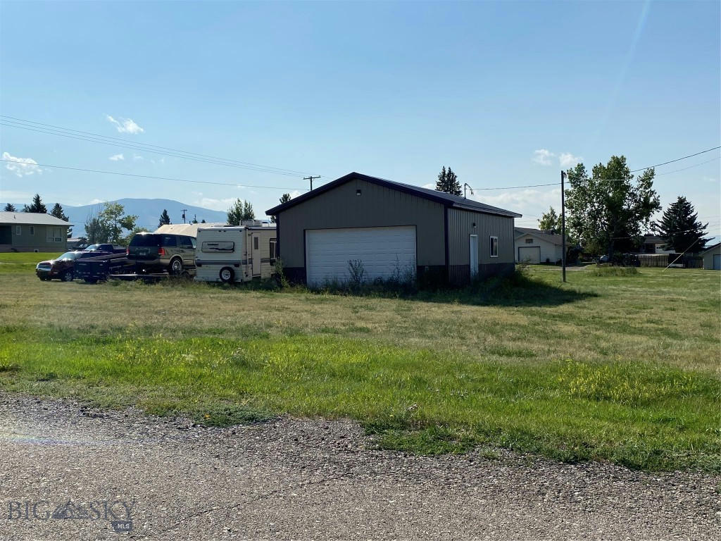 212 E MAGINNIS ST, WHITE SULPHUR SPRINGS, MT 59645, photo 1 of 4